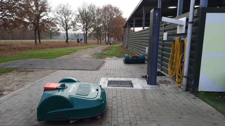 Automatisering drivingrange bespaart greenkeeper veel tijd