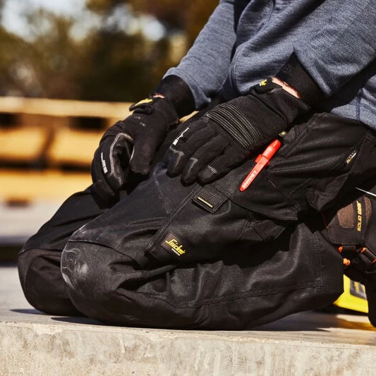 Kleding, schoeisel & PBM →